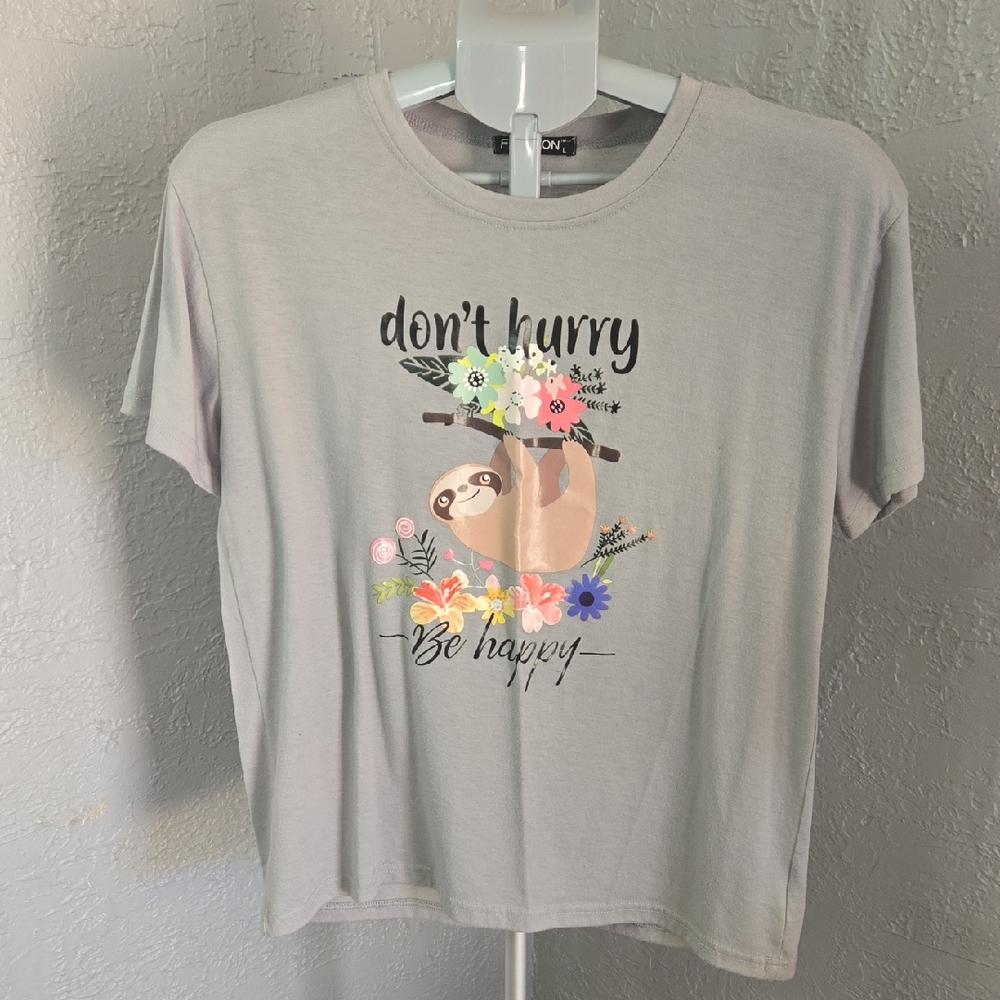 Gray Graphic Tee with Sloth Design Don't Hurry Be Happy